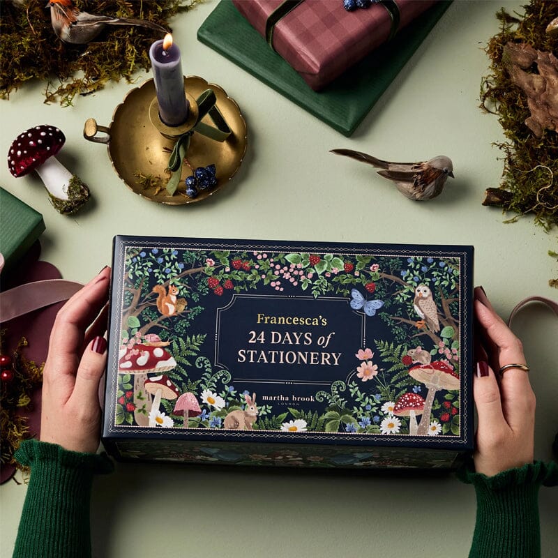 Ripob | 24 Tage Premium Schreibwaren Adventskalender | Limitierte "Winterwald" Edition | 24 Exklusive Schreibwarenüberraschungen | Nachhaltig & Plastikfrei | Inklusive Kalender 2025 & Zubehör