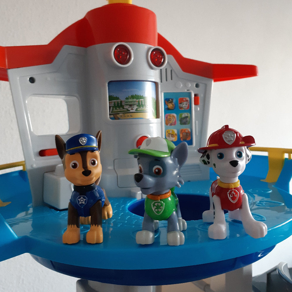 Spielzeugauto-Set mit Rutsche und Aussichtsturm