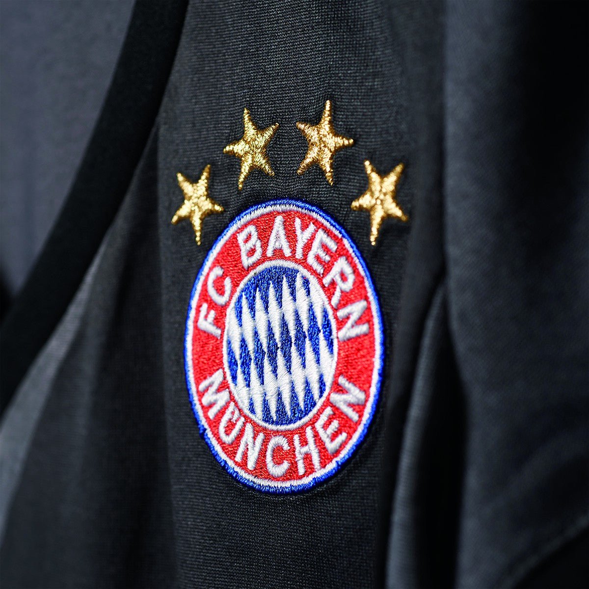 FC BAYERN MÜNCHEN Auswärts-Trikot Damen 16 / 17