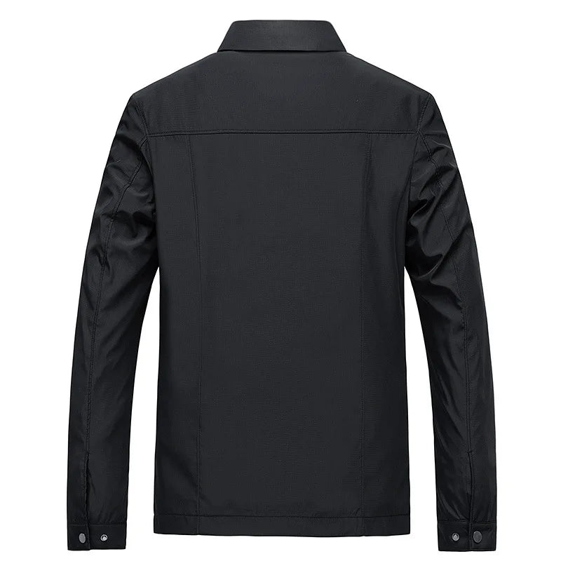 Leichte Herrenjacke mit modernem Schnitt