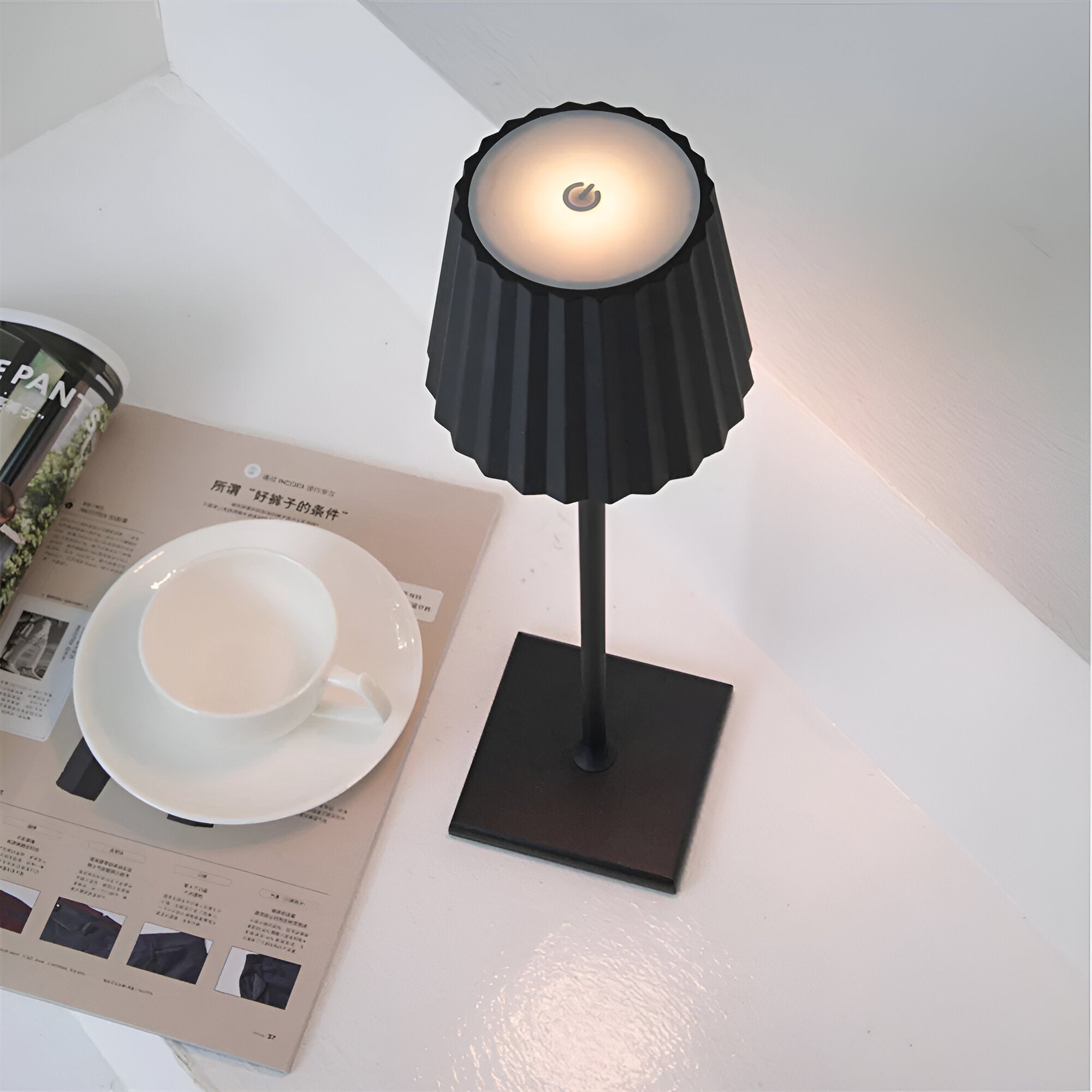 Drahtlose Tischlampe | Lampe für das Wohnzimmer | Moderne Tischleuchte mit Akku | VelaLume